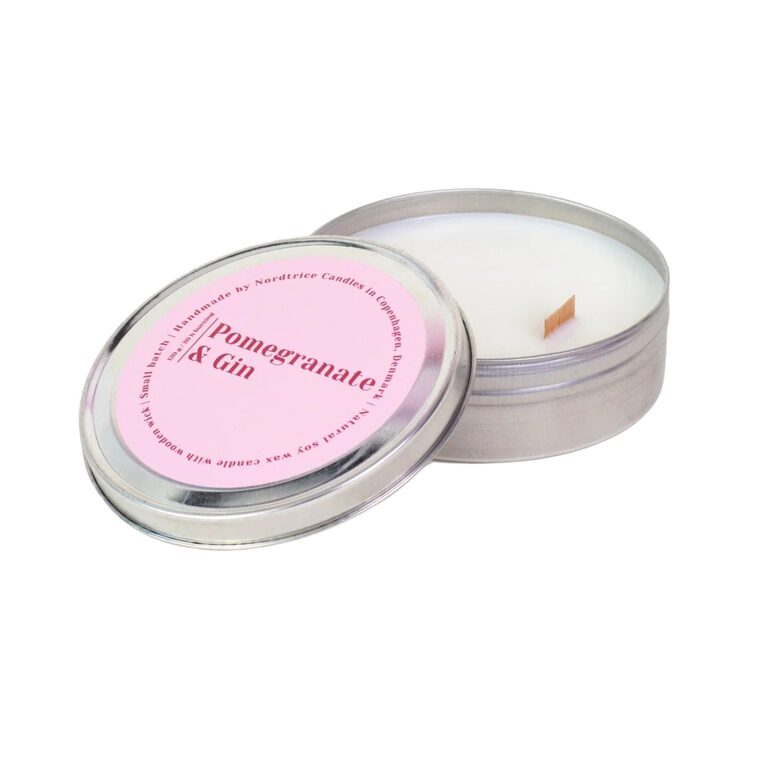 NORDTRICE "hand-made" aromātiskā sojas vaska svece +/-20h, granātāboli & džins