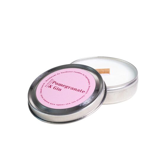 NORDTRICE "hand-made" aromātiskā sojas vaska svece +/-12h, granātāboli & džins