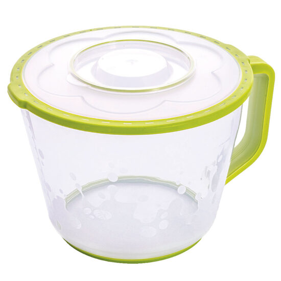 BRANQ krūze putošanai, ar stingri noslēdzamu vāku, kjurā ir dubultā atvere un neslīdošu silikona apkašējo apmali 2L